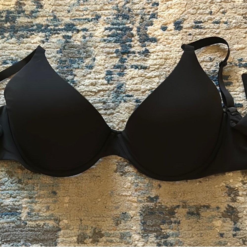 Skims scoop Black Underwire Bra size 42C